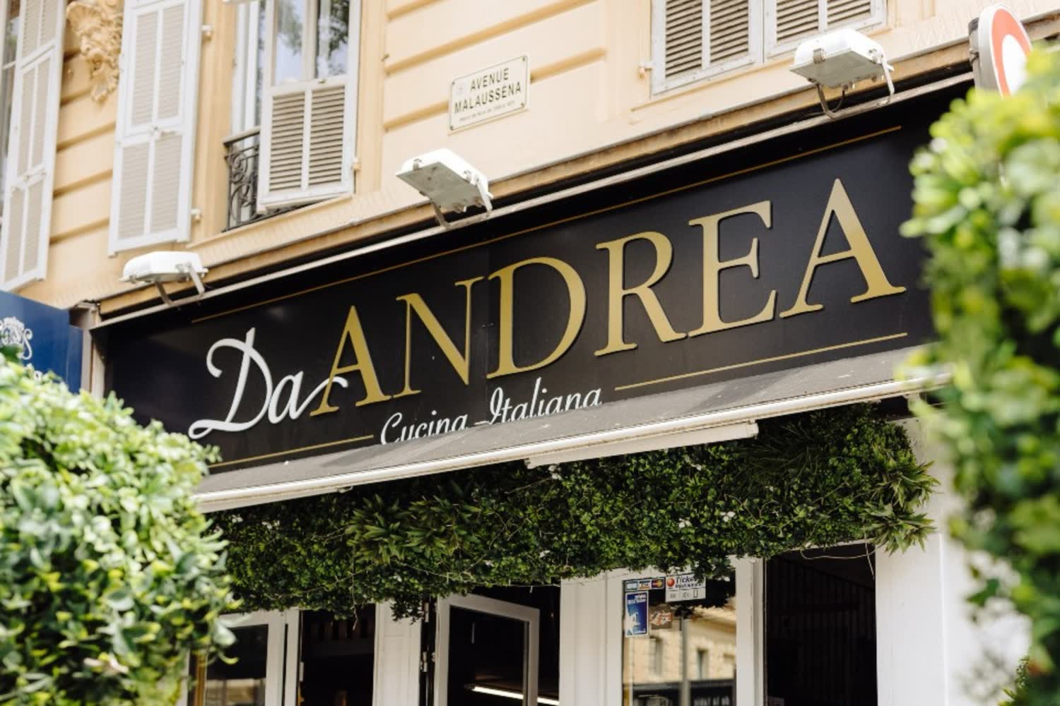 Devanture Andrea — Avenue Malaussena